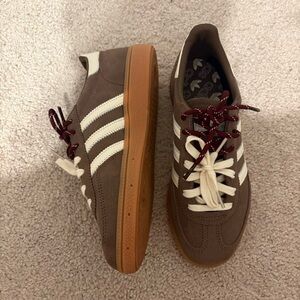 NWOB Adidas Women’s Brown Sneakers with White and Red Accents